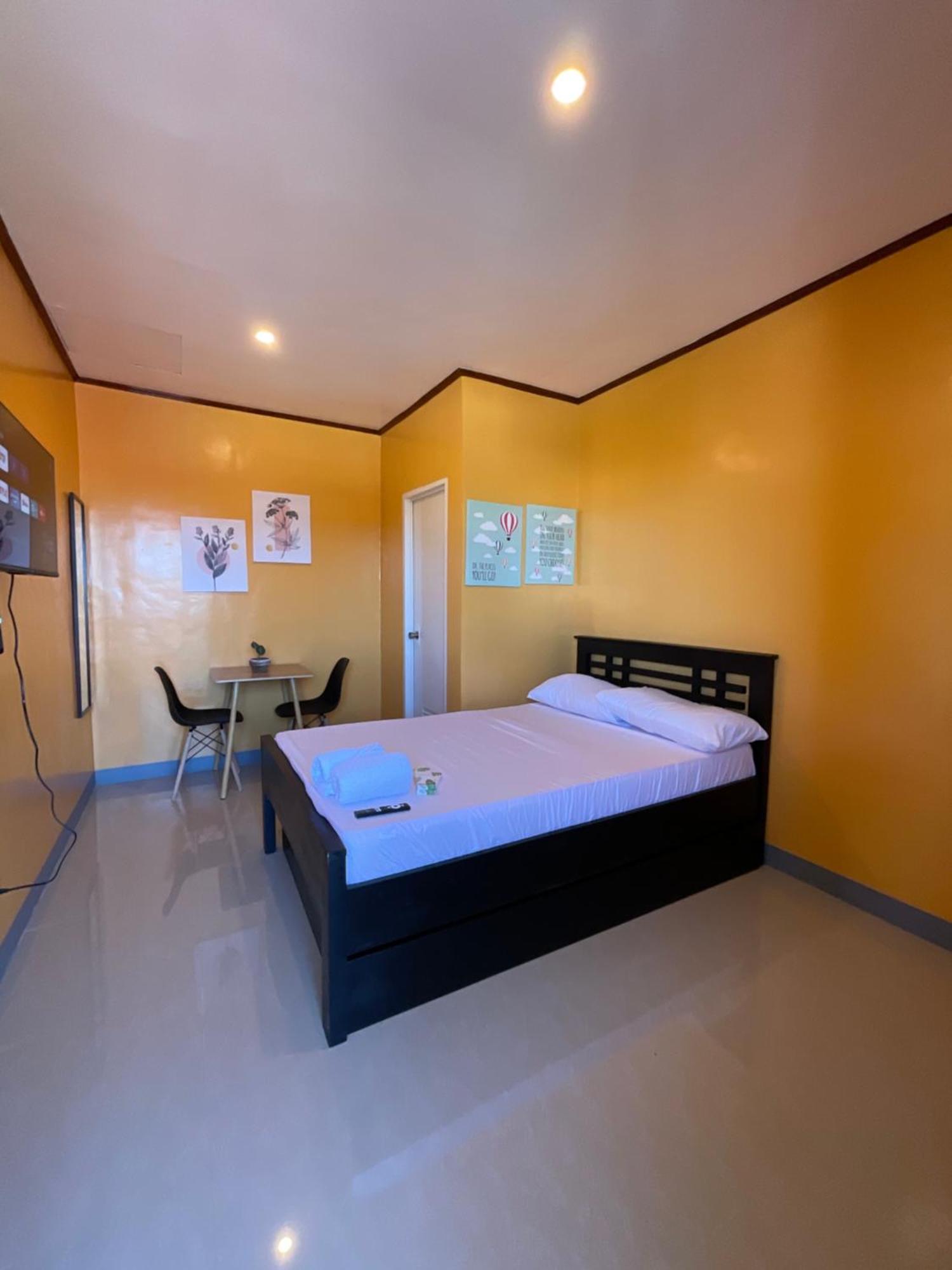Halajo Bnb Transient Laoag Extérieur photo